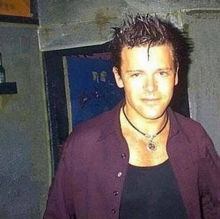 Группа образовалась в 1994 году после того, как Рихард Круспе познакомился с Оливером Риделем и Кристофом Шнайдером. Тилль Линдеманн присоединился чуть позже. Кстати, сам Рихард обучился музыке только после 16 лет. Этому предшествовала забавная ситуация. Он собирался продать гитару, привезенную из Чехословакии, чтобы подзаработать. В один из моментов, когда он держал инструмент к нему обратилась девушка с просьбой. Она настойчиво уговаривала, чтобы он ей сыграл. Тот неумеючи что-то набрынчал, но ей все равно понравилось. Так он понял, парни с гитарами отлично привлекает женщин. В 1988 он уже играл в группах.