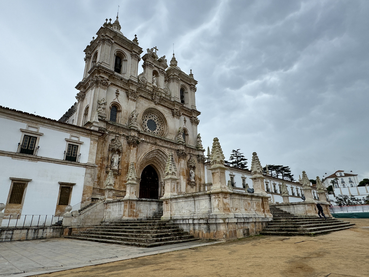Монастырь Санта Мария, Алкобаса, Португалия. 1175 год. Фото автора