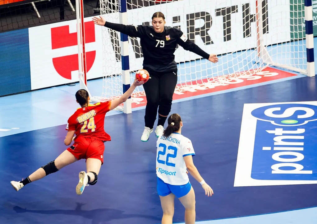    В атаке Алисия Бойчук