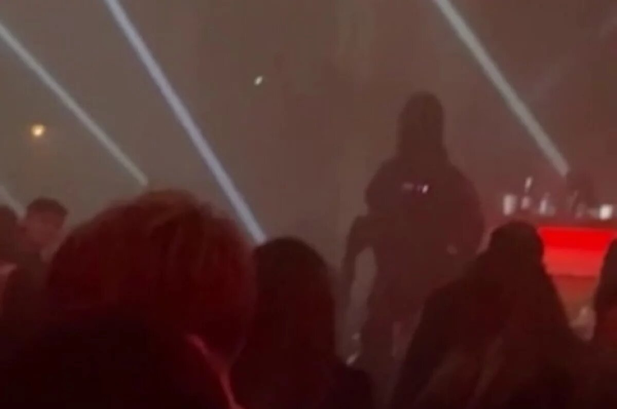    SHOT: в переименованный клуб «Мутабор» ворвались силовики