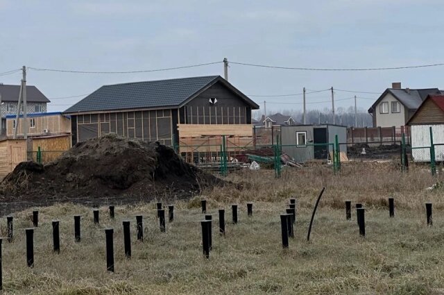    Новосибирцы отмечают, что на втором этапе строительства работы останавливались. Фото: Предоставлено героями публикации