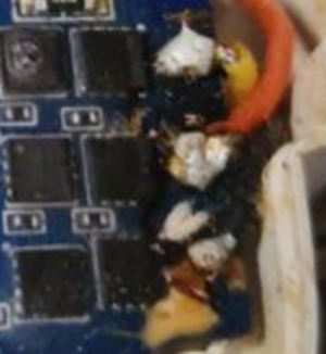 По ощущениям мастер или не старался или паял 2 раз в жизни.