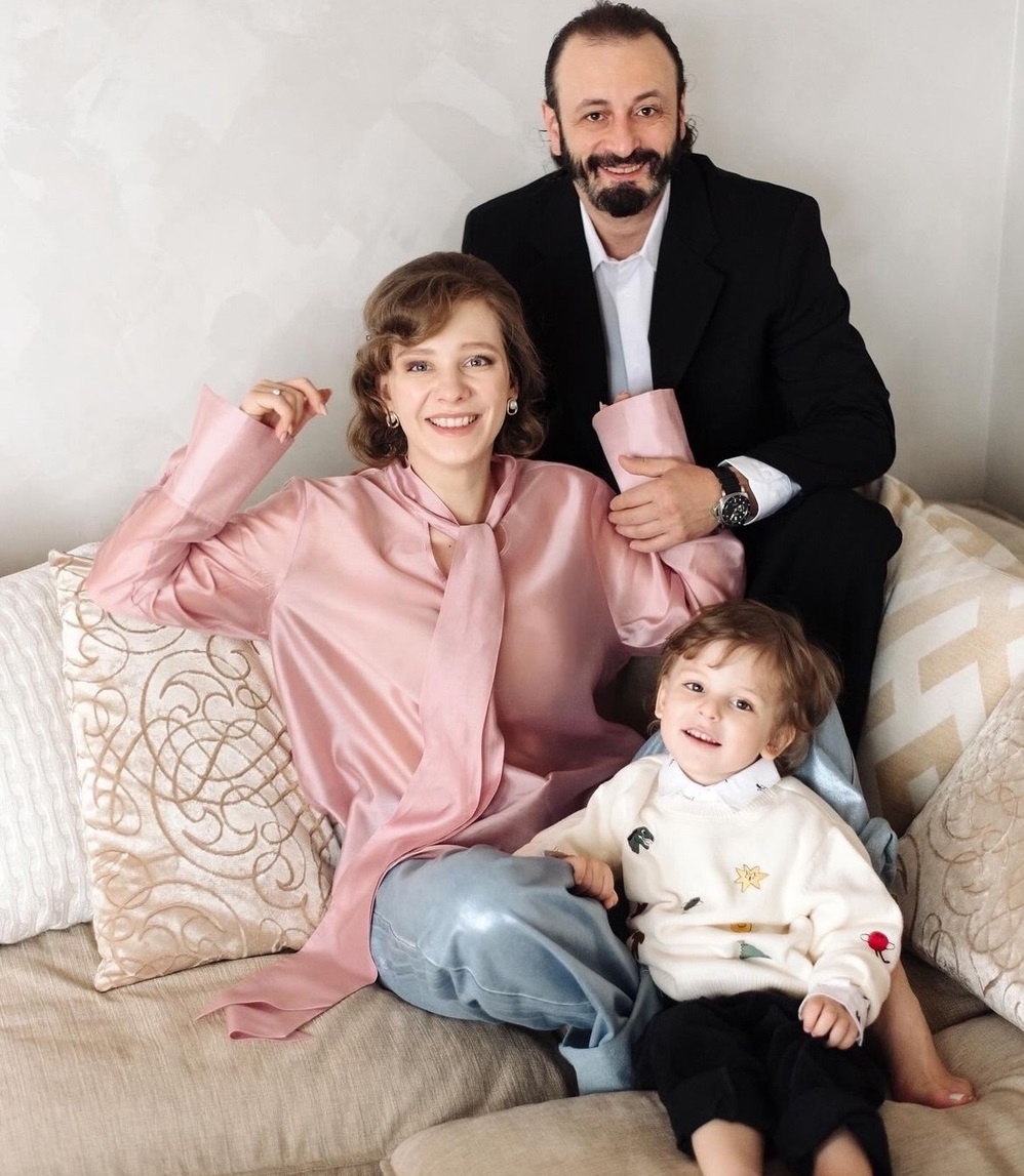 Лиза Арзамасова считает, что очень важно устраивать семейные фотосессии. Фото: социальные сети.