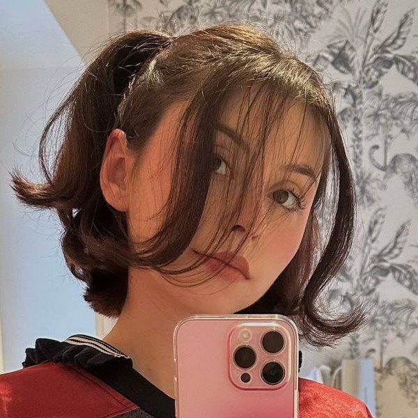     Сегодня 25 лет певице Доре