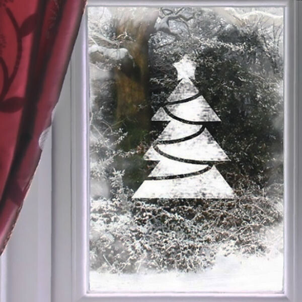     рисунок елочки сиропом и сахарной пудрой на окне к Новому году фото