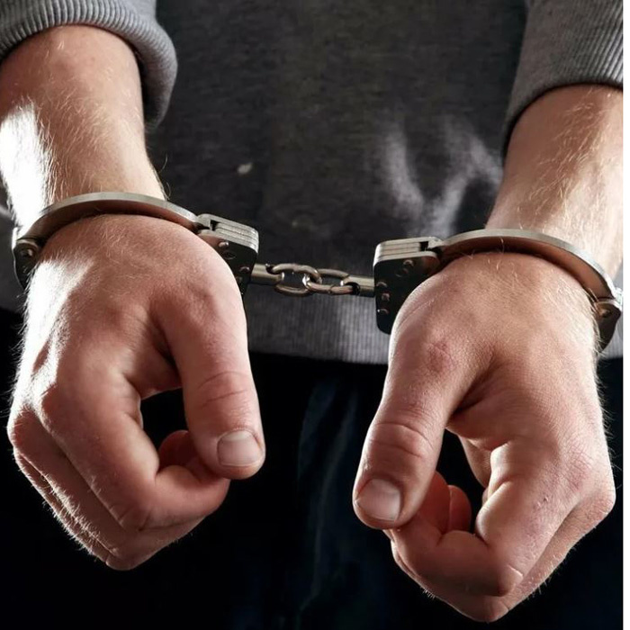 Гражданин Узбекистана обвиняется в покушении на убийство своей 17-летней дочери. Об Этом ИА «Альтаир» сообщили в пресс-службе СУ СКР России по Иркутской области.