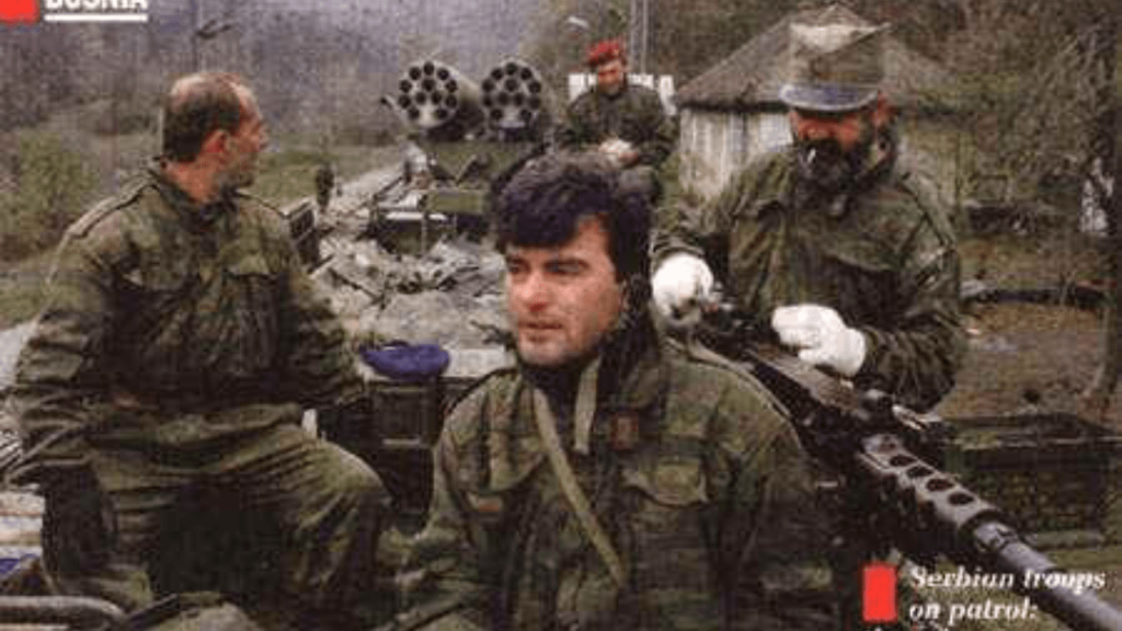 Третий вагон «Краинского экспресса». Видны 12,7-миллиметровый крупнокалиберный пулемёт M2 и две ракетные установки.