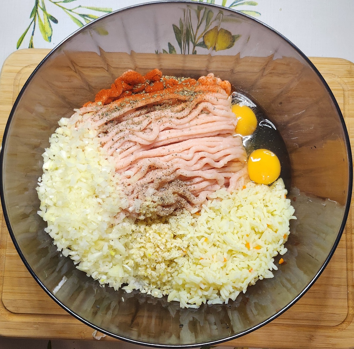 Вы можете использовать любой фарш (говяжий, куриный, свиной и их смеси)