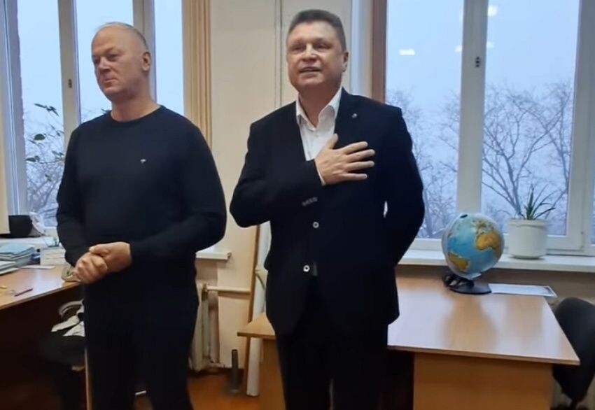 Назначили нового директора школы. Директор 27 школы орла. Назначили нового директора школы. Назначили нового директора школы. Директор школы 2005.