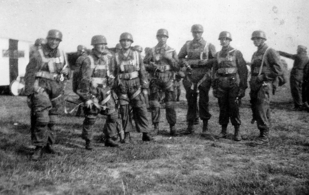 Fallschirmjäger (wikipedia.org)