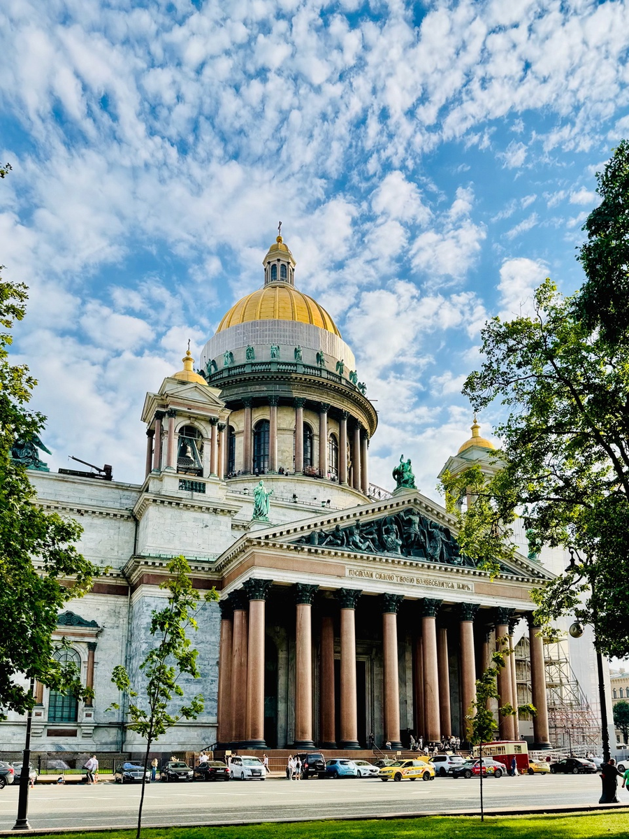 Исаакиевский собор в Санкт-Петербурге