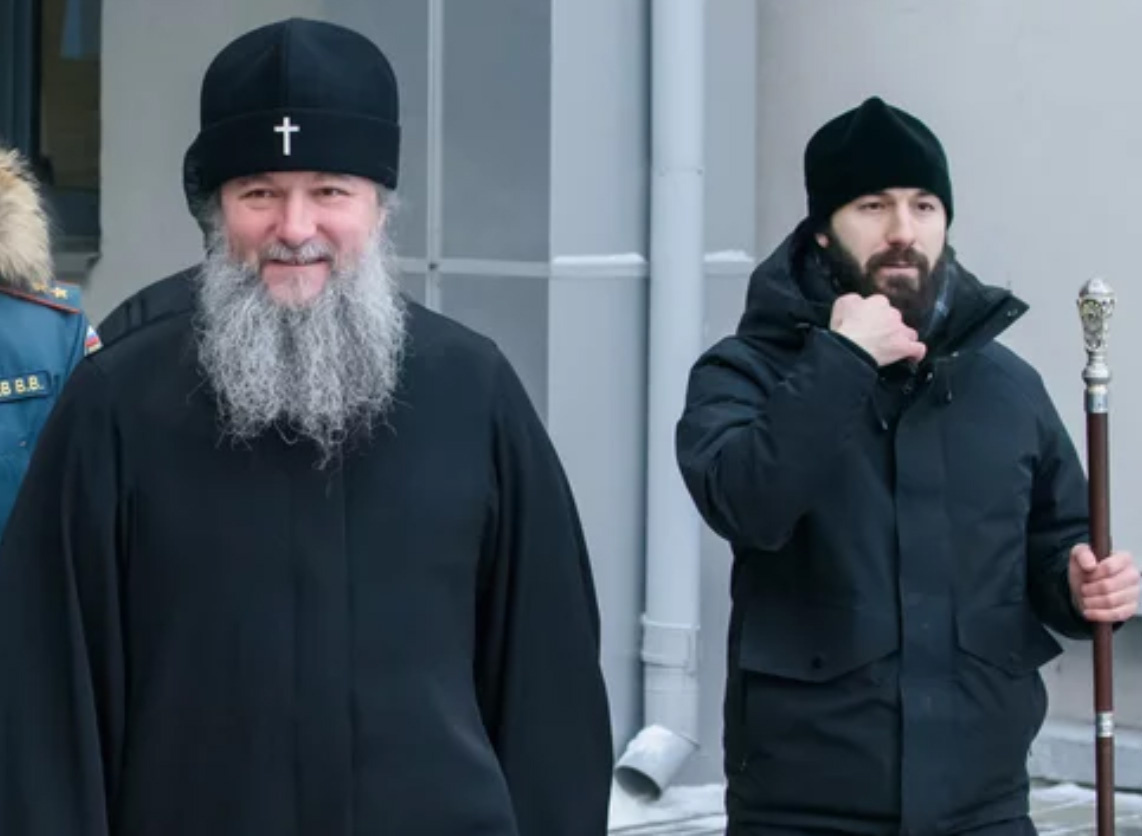 Митрополит Евгений и его личный секретарь священник Даниил Сидоров.