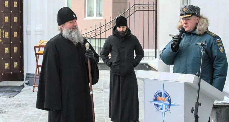 Митрополит Евгений и его секретарь Даниил Сидоров