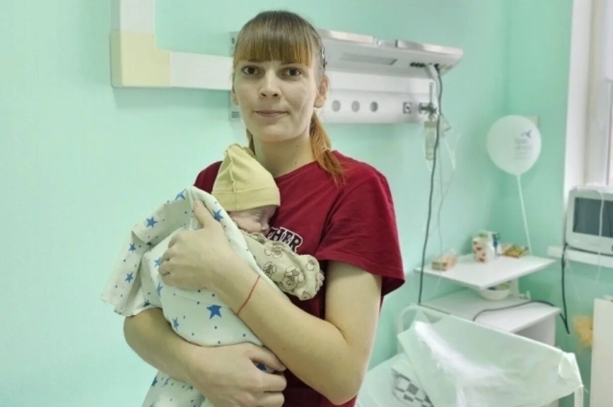    Малыша весом 780 граммов выходили волгоградские медики