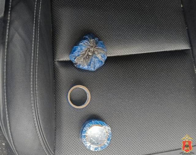 В Твери задержали двоих приезжих, подозреваемых в незаконном обороте наркотиков