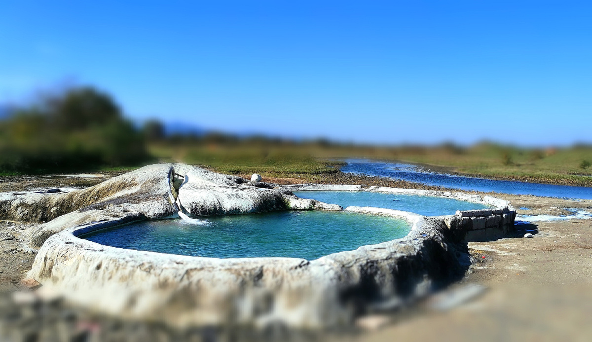 Горячий источник в Грузиии