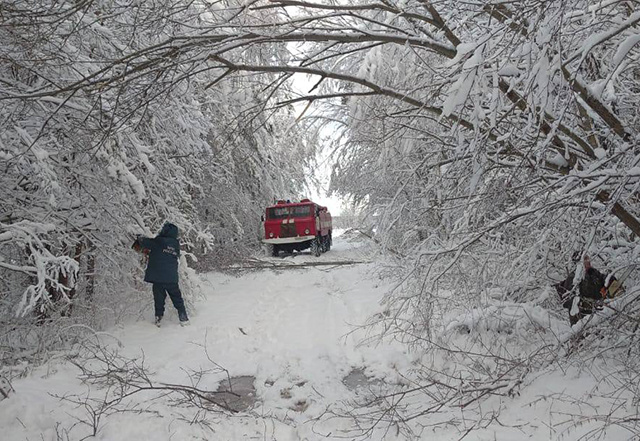 За сутки в Тверской области подключили к энергоснабжению более 12 тысяч потребителей