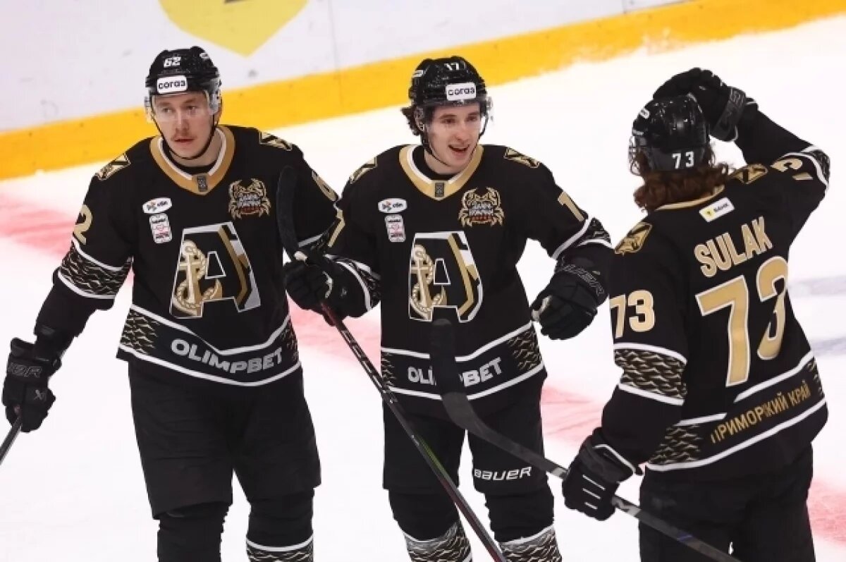    Хоккеисты "Адмирала" в упоной борьбе переиграли "Сочи"