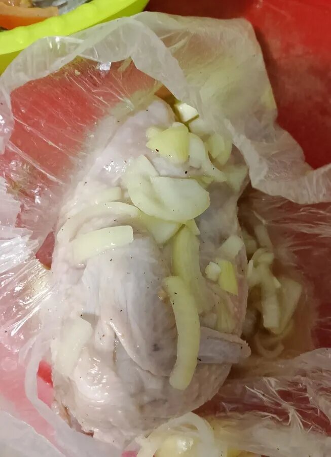 Можно по желанию добавить растительного масла с уксусом.