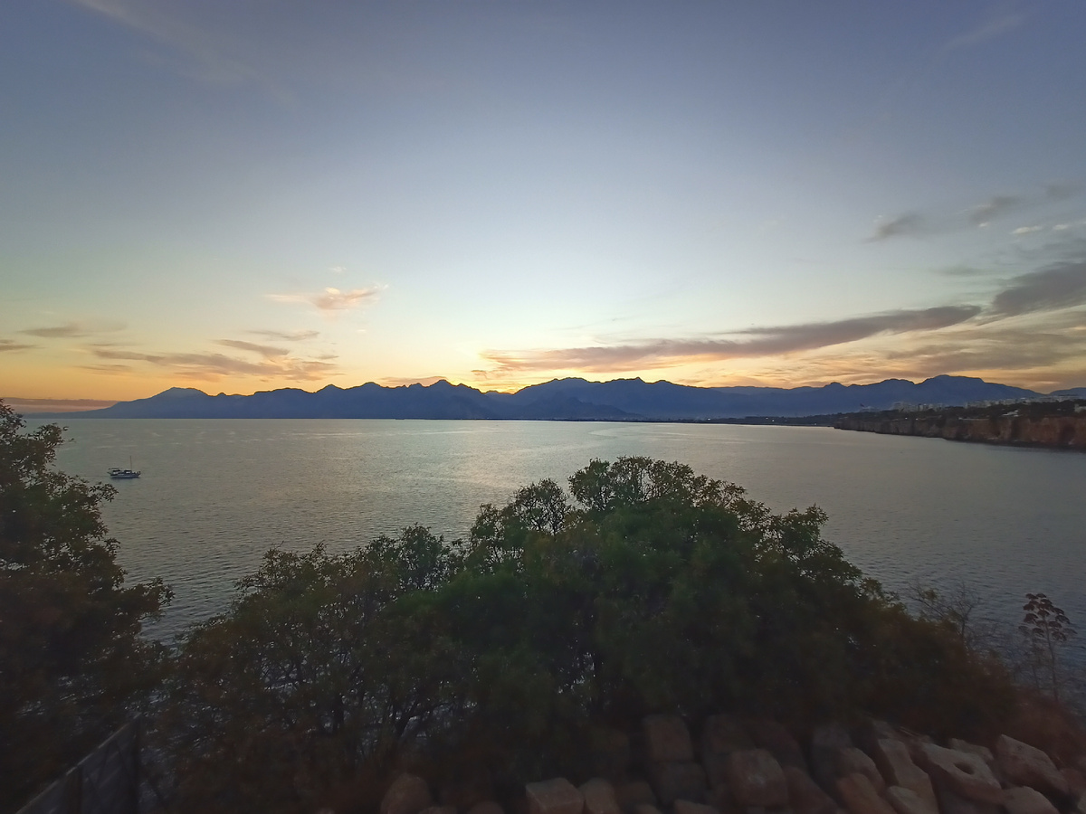 Вот какой вид открывается с Калеичи