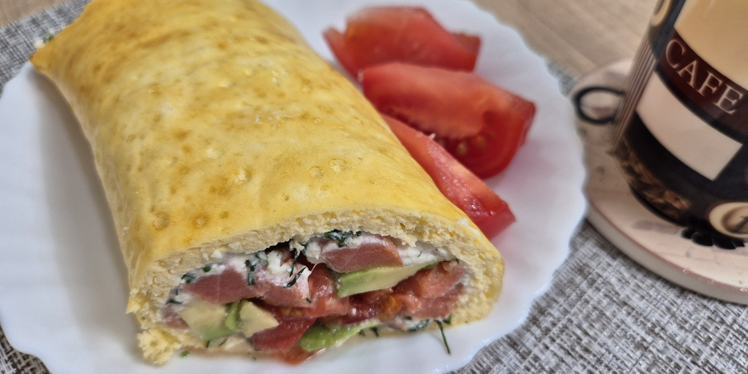 8 лучших рецептов недели: творожный ролл с рикоттой и кетой, мусс из хурмы, тыквенный торт