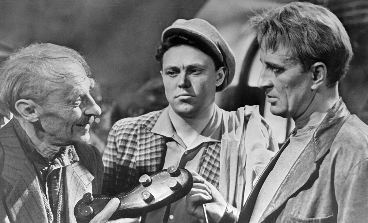    Годом позже, в 1955-м, Невинный всё же поступил во МХАТ, на курс Виктора Станицына. Оттуда Невинный выпустился в 1959 году / РИА Новости