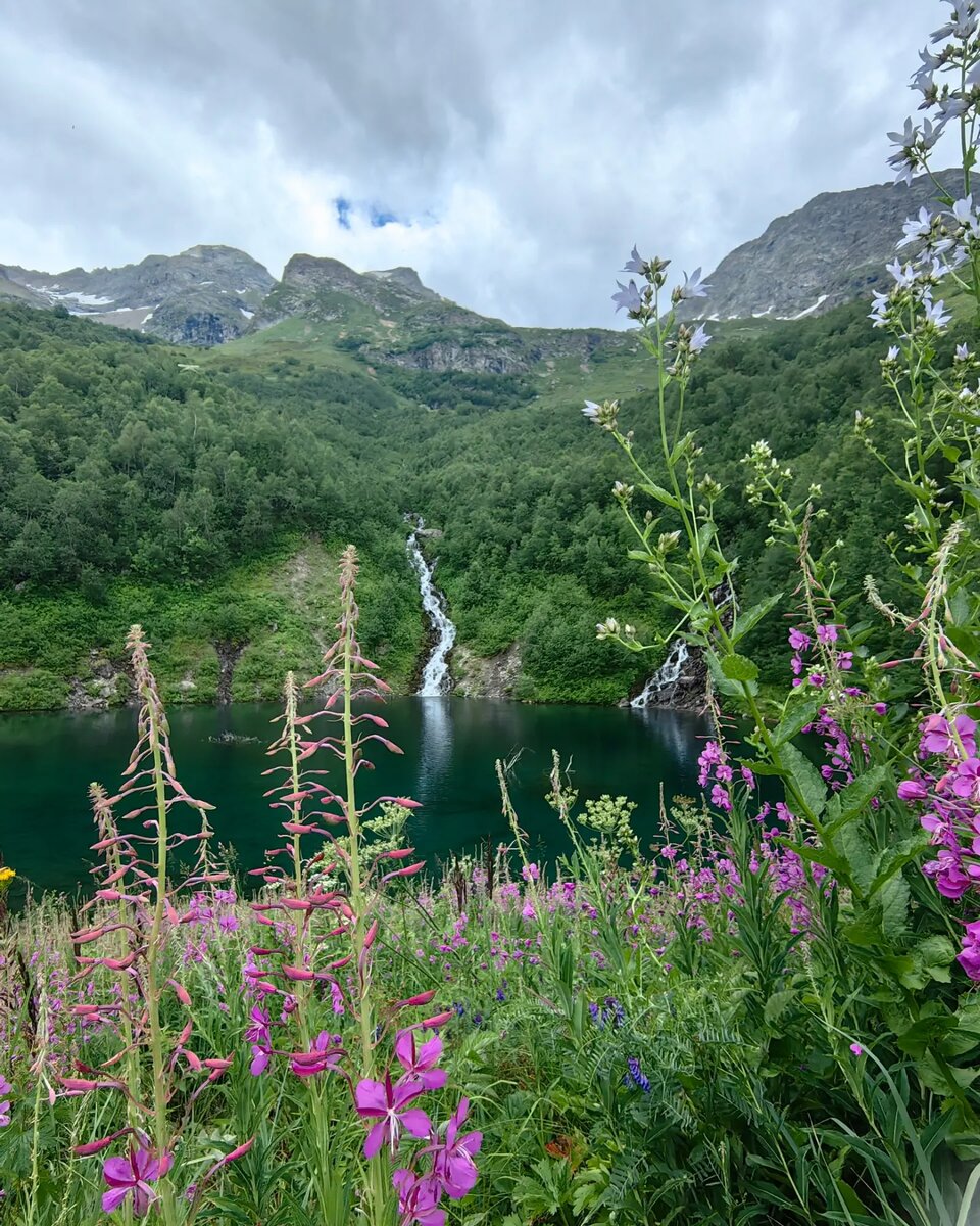 Озеро Тамчы-кёль (второе название - Тамлык-кёль)