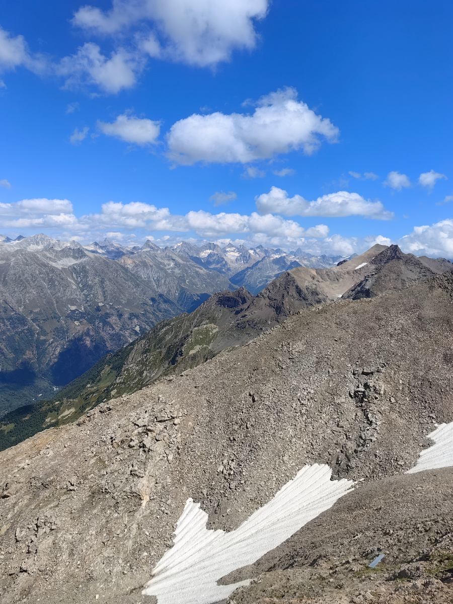 Вид с вершины Мусса-Ачитары в сторону долины реки Аманауз