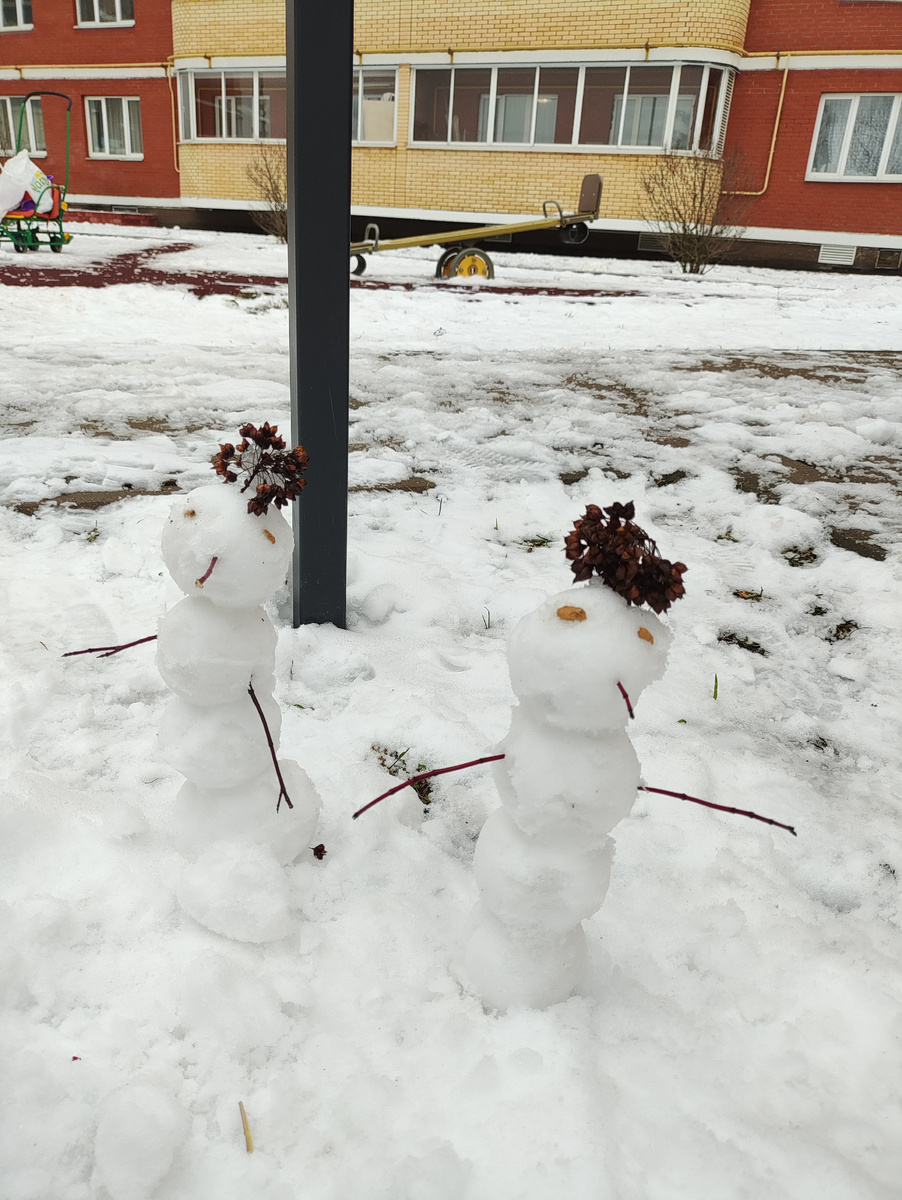 Слева Агата, справа Злата