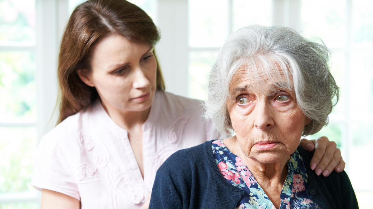 Как по мне, страшнее всего в старости не увядание физической оболочки, а торможение функций и уменьшение возможностей головного мозга. 