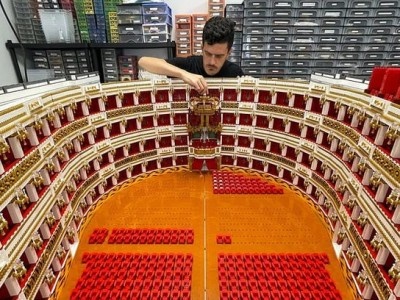    Умелец детально воссоздал из LEGO оперный театр «Сан-Карло»