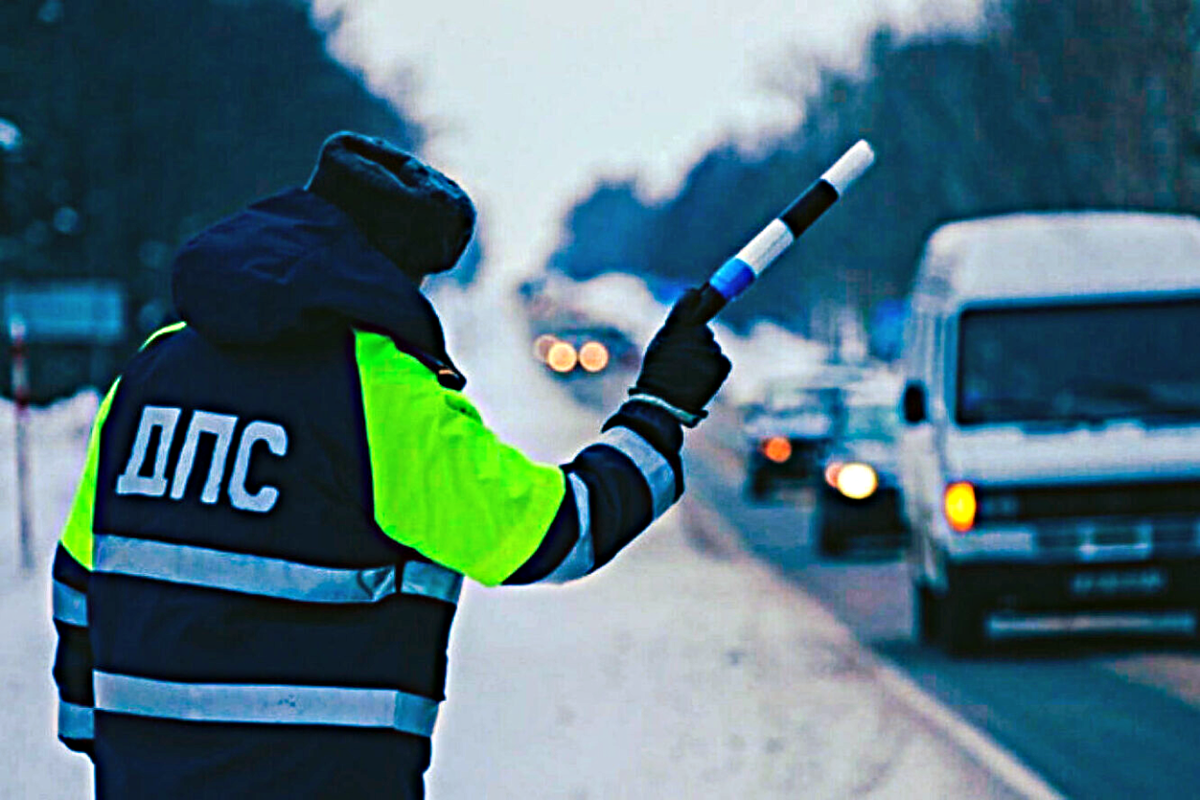 Инспектор ГАИ на работе. Фото: www.techinsider.ru