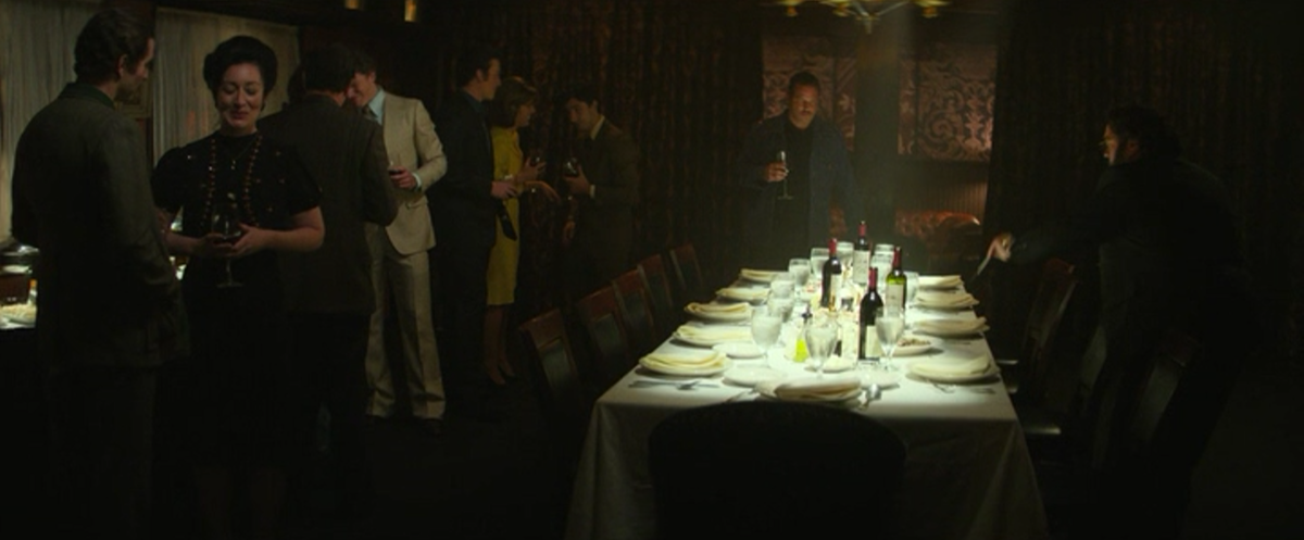 сцена из мини-сериала "Предложение" (2022). Эпизод пять "Целуй кольцо" (Kiss The Ring) 