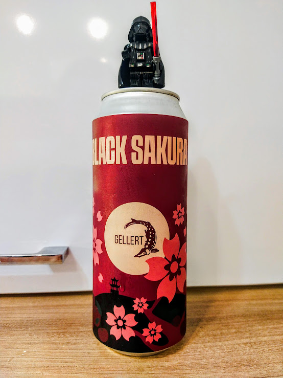 Хоть пиво и от Дикой Козы, но логотип посредине банки Геллерта)) На самом деле, это почти одно и тоже, как Волковская и МПК)))