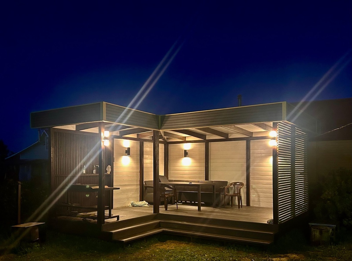 Веранда из досок ДПК
