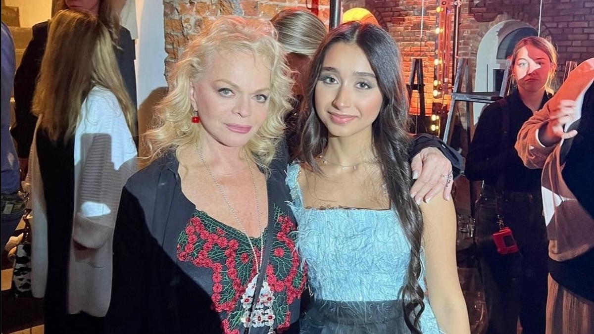 Элен Бадалян и Лариса Долина