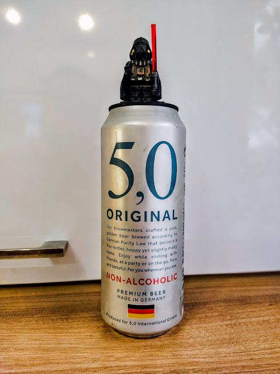 Дизайн минималистичен, как у всей линейки)