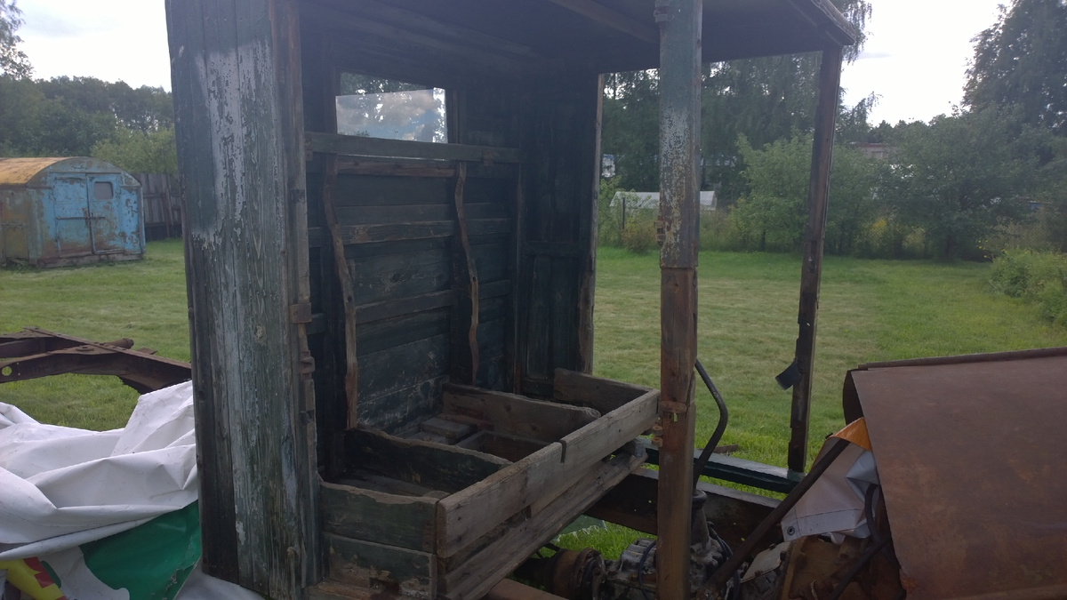 Разобранная кабина УРАЛЗИС-5