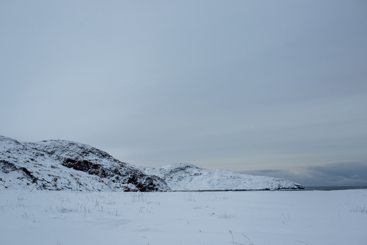 В один момент карельский лес сменяется рядами бесконечных сопок