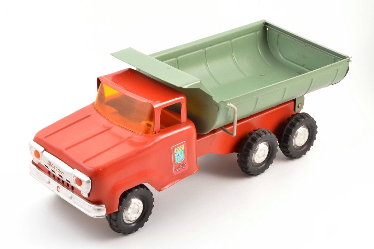 Самосвал "Волгарь", производитель Саратовский авиационный завод. Фото из открытых источников, листаем галерею -->>