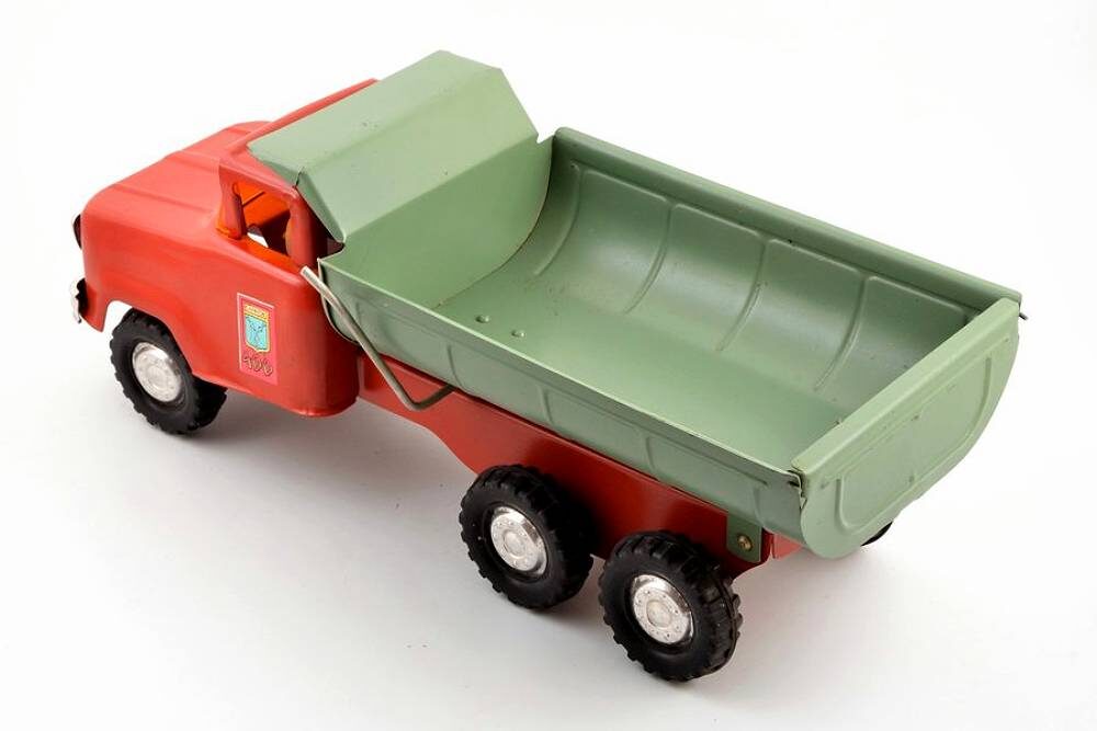 Самосвал "Волгарь", производитель Саратовский авиационный завод. Фото из открытых источников, листаем галерею -->>