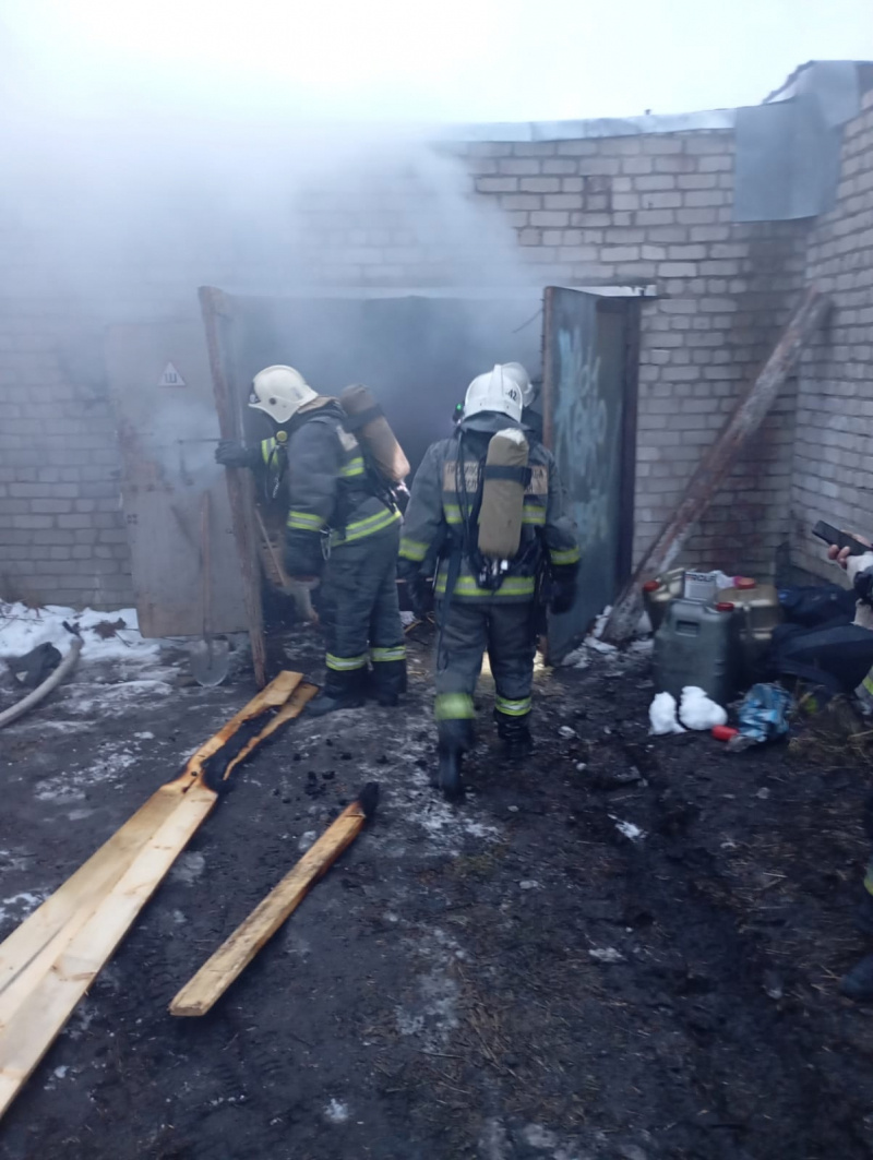    Появились фото пожара в гараже в КарелииОПС по Суоярвскому району