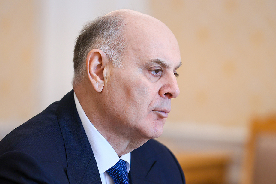 При Аслане Бжании была прекращена работа USAID в Абхазии. | Фото: пресс-служба МИД РФ/ТАСС