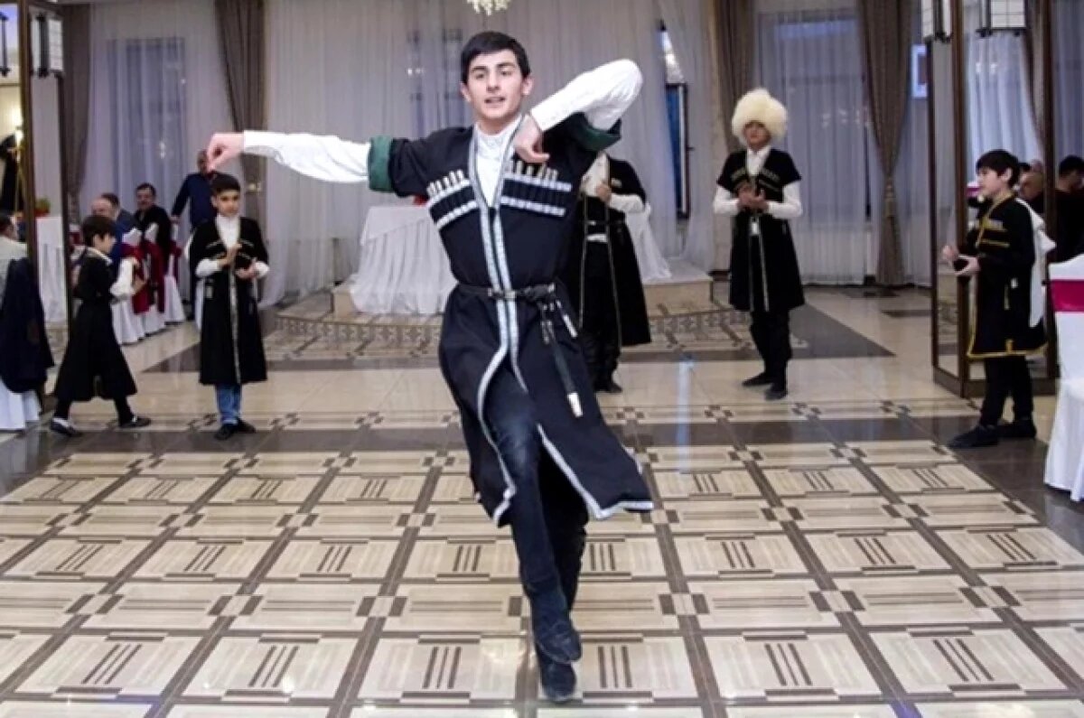    Школа кавказского танца «Огни» в Тюмени отпраздновала 9 день рождения