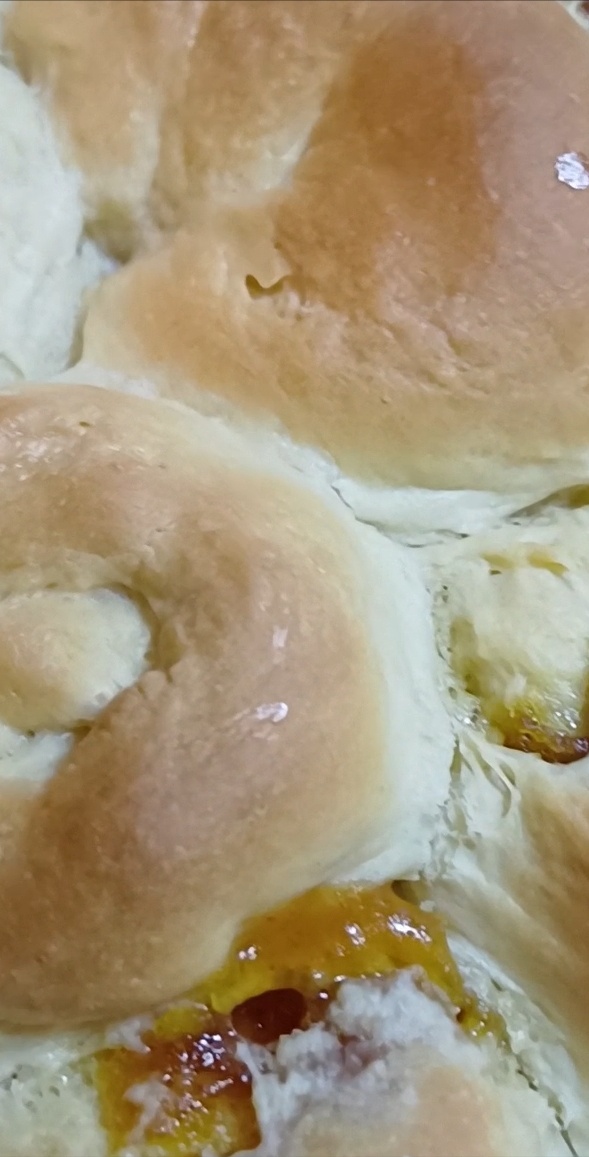 Повидло,у меня было абрикосовое