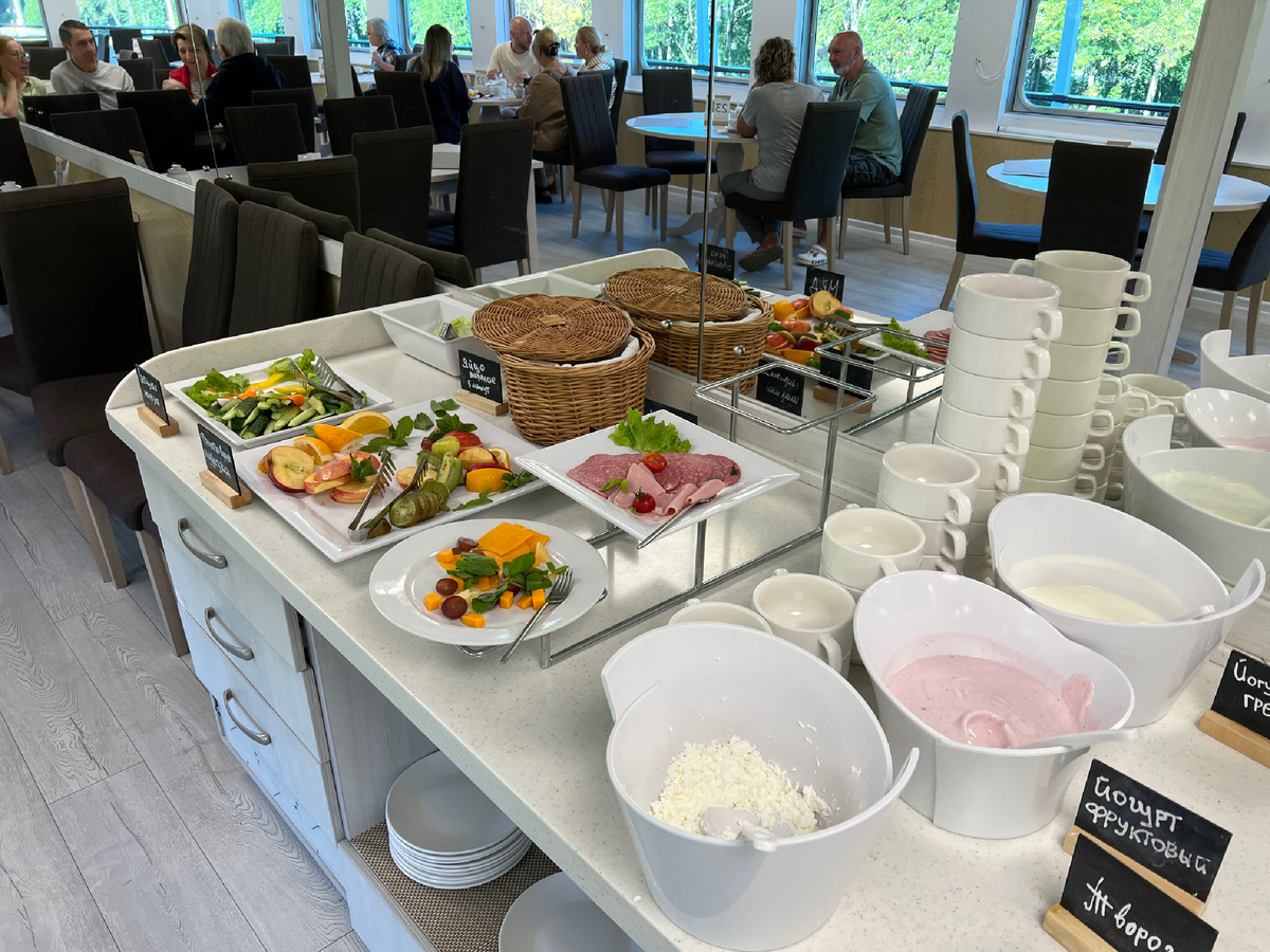 Большой выбор блюд на завтрак