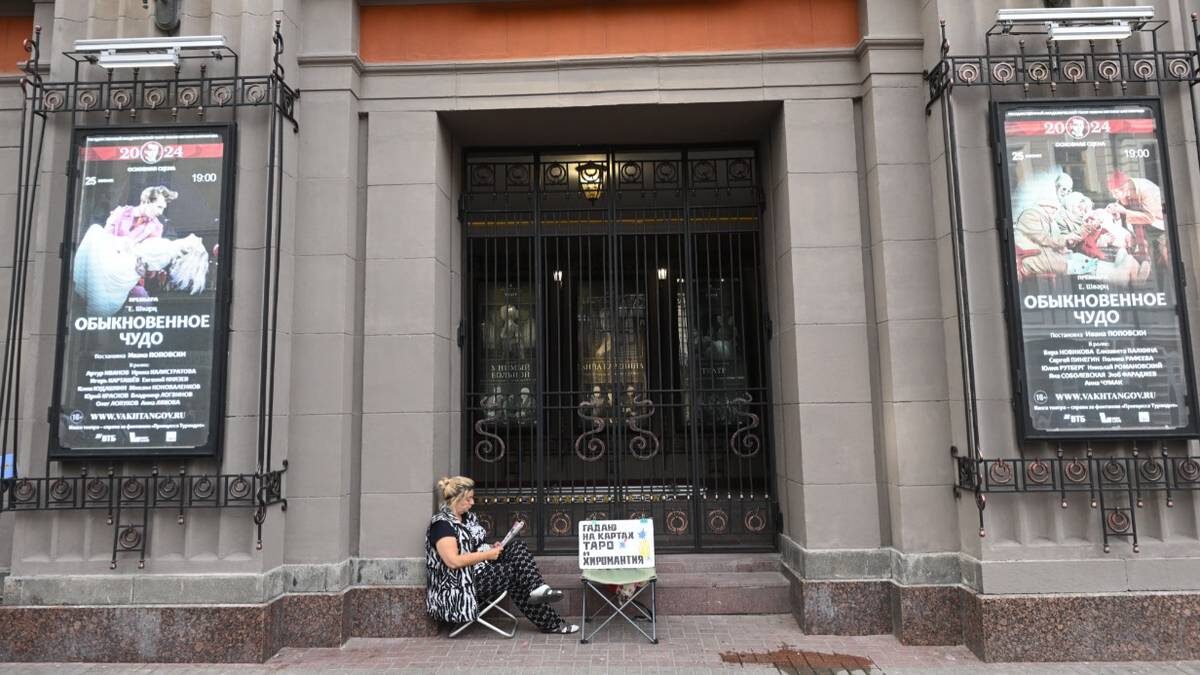    По данным опросов, к тарологам регулярно обращаются 14 процентов бизнесменов / Фото: Кирилл Каллиников / РИА Новости