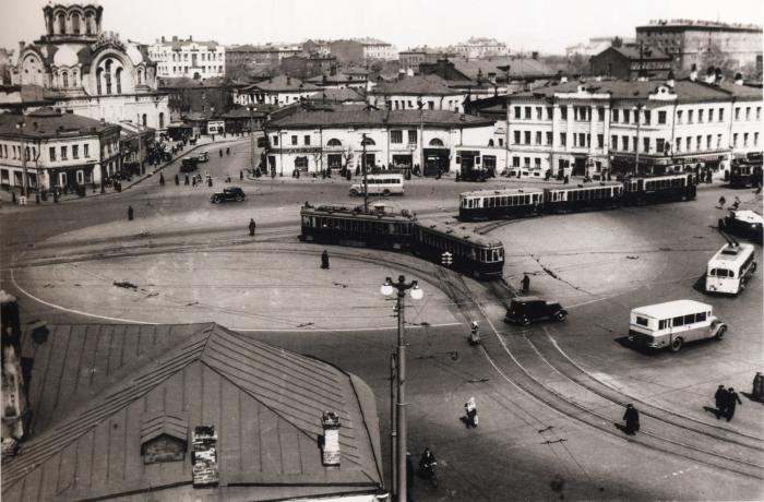 Октябрьская площадь москва
