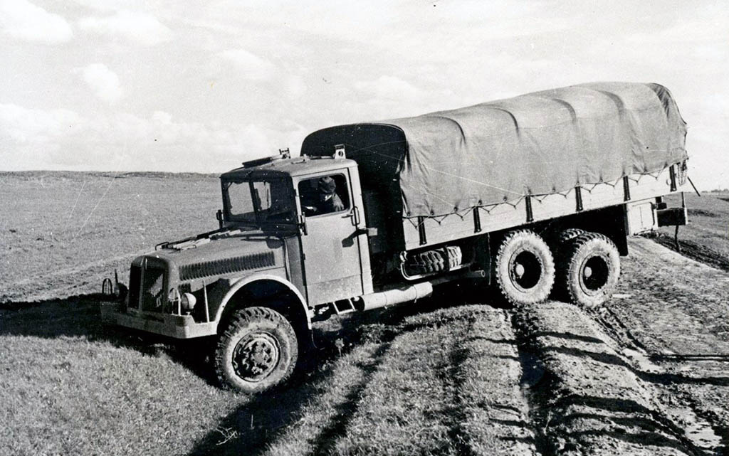 Tatra 111была первой и единственной в то время тяжелой машиной со всеми независимыми подвесками