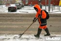    Миллионы мигрантов в России выводят заработанные средства из нашей экономики, заявил Матвеев